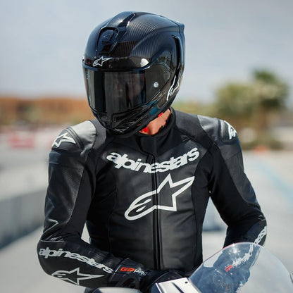 Alpinestars Supertech R10 carbon helmet, advanced ventilation, CE certified, high-performance.